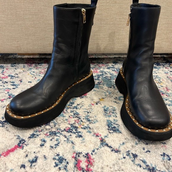 Coach Vanesa Black Leather Boots. - Picture 3 of 4